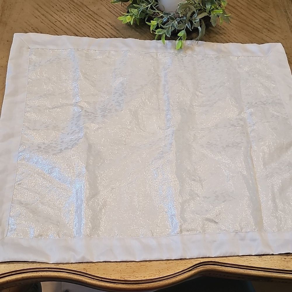 Elegant Silver Leopard Standard Pillow Case